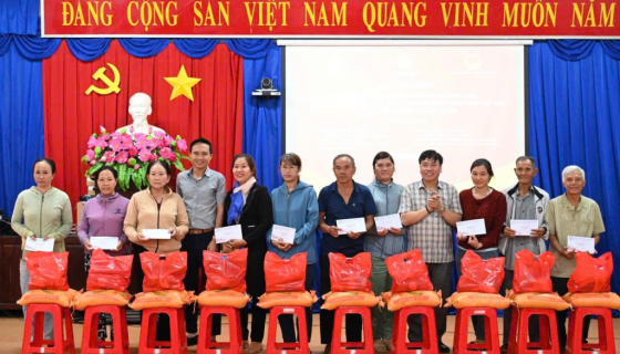 Chung tay giúp người dân nghèo Bình Phước đón Tết an vui